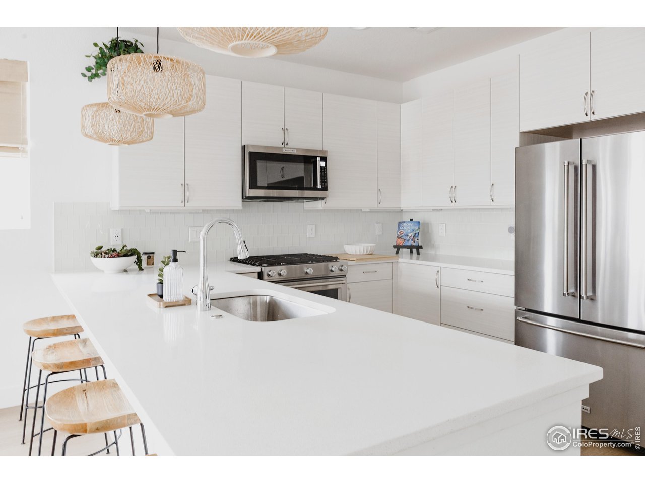 741 24th Street Denver, CO 80205 - Photo 7 of 44 Kitchen with seating