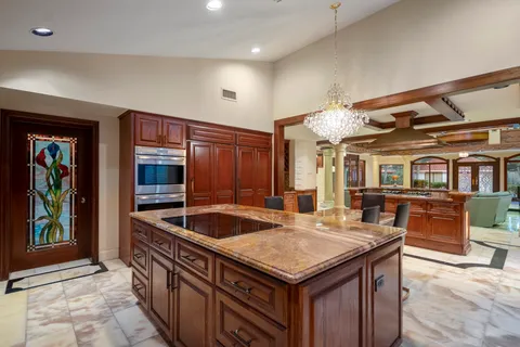 $2,750,000 | 6535 Buffalo Speedway, Houston, TX 77005