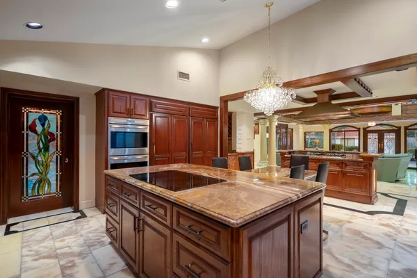 $2,699,000 | 6535 Buffalo Speedway, Houston, TX 77005