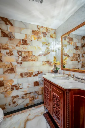 $2,699,000 | 6535 Buffalo Speedway, Houston, TX 77005