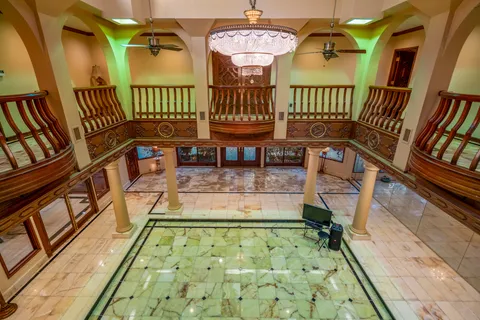 $2,750,000 | 6535 Buffalo Speedway, Houston, TX 77005