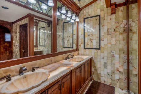 $2,750,000 | 6535 Buffalo Speedway, Houston, TX 77005