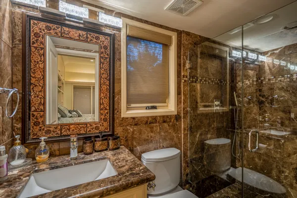 $2,699,000 | 6535 Buffalo Speedway, Houston, TX 77005