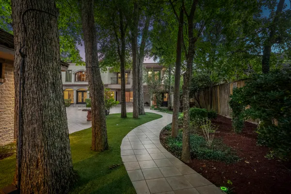 $2,699,000 | 6535 Buffalo Speedway, Houston, TX 77005