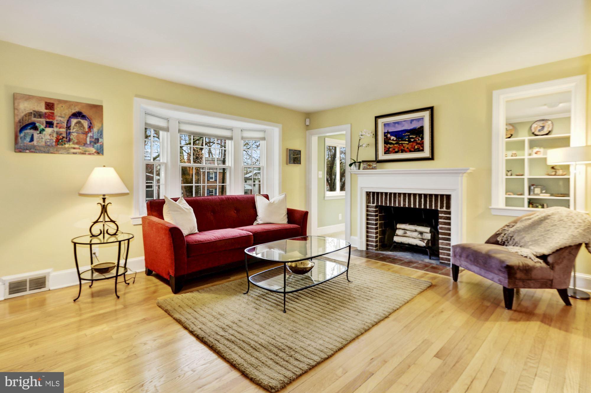 9608 Clearview Place Silver Spring, MD 20901 - Photo 3 of 31 Gleaming hardwood floors and large bay window