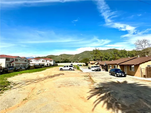 $1,550,000 | 9085 Bellegrave Avenue, Jurupa Valley, CA 92509