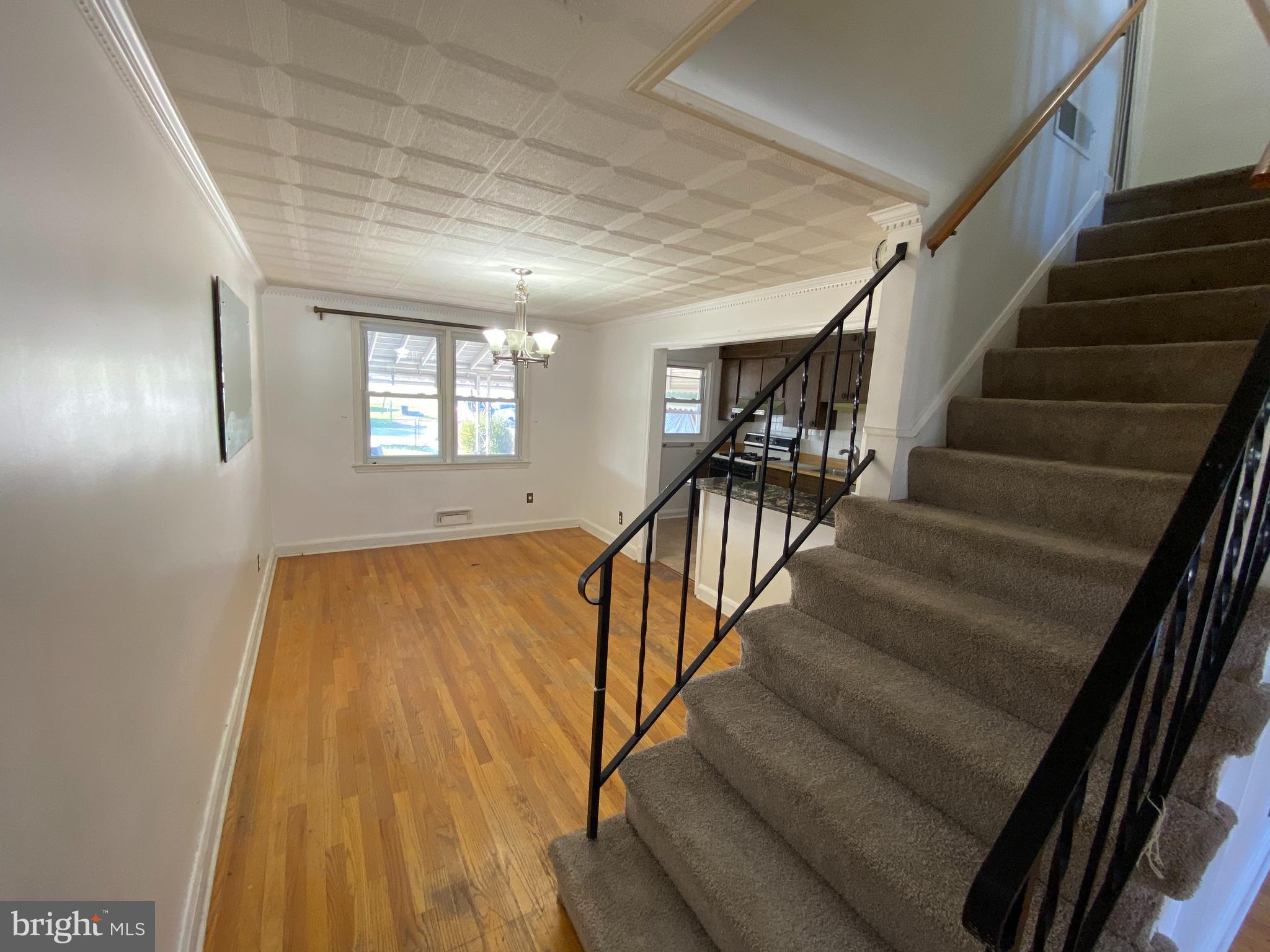 1852 Church Road Baltimore, MD 21222 - Photo 5 of 23 Dinning