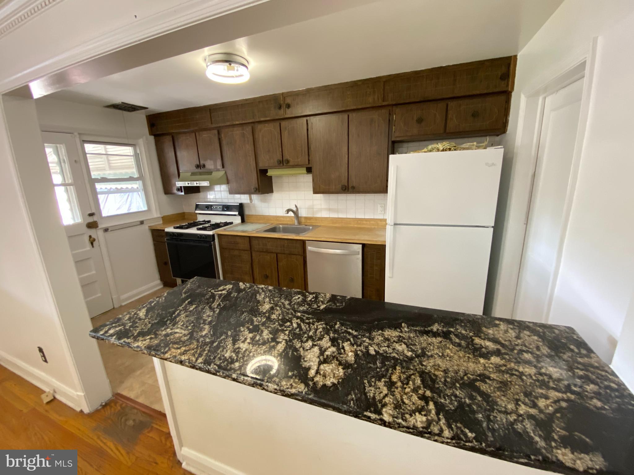 1852 Church Road Baltimore, MD 21222 - Photo 8 of 23 kitchen