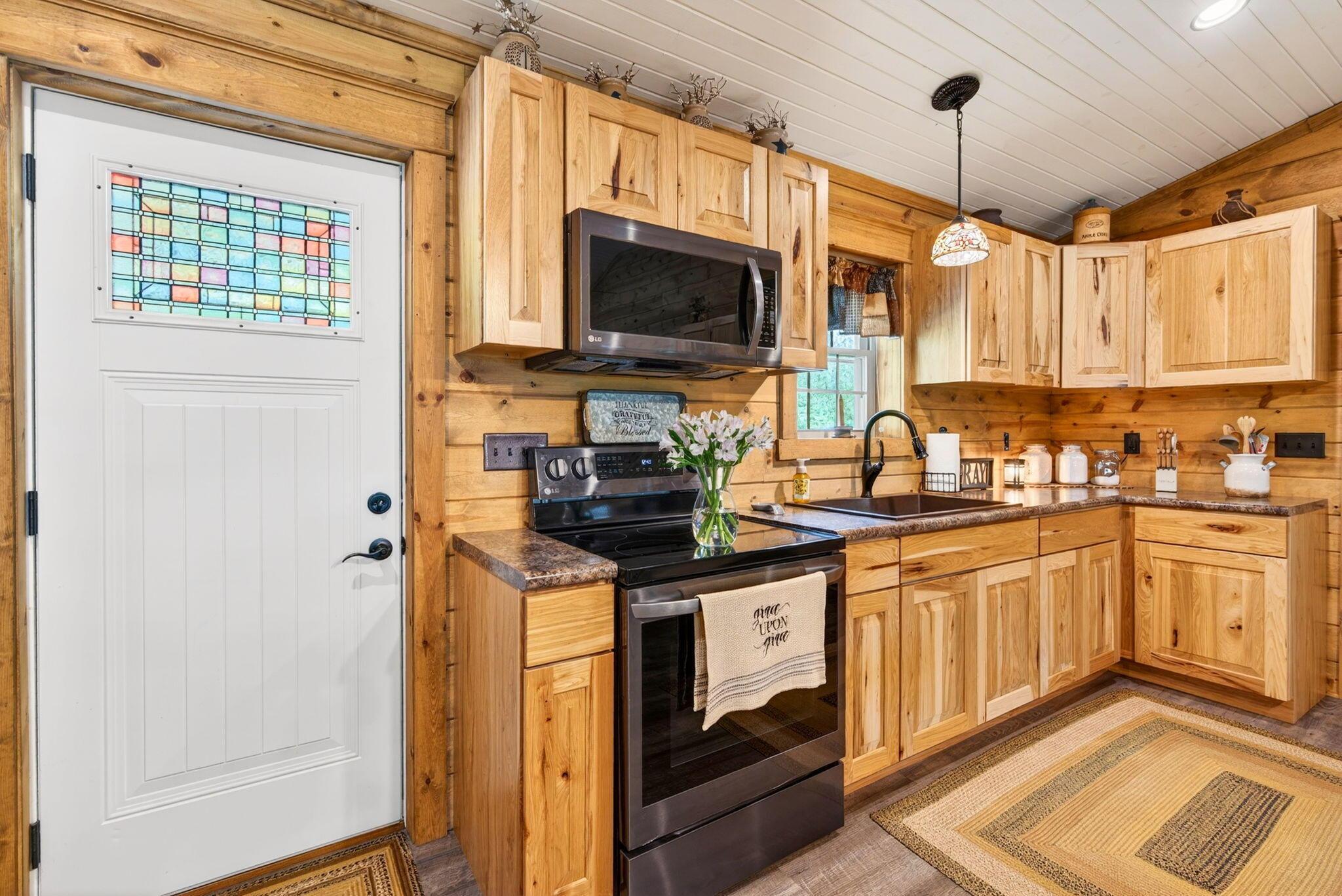 1025 Limerick Road Jackson, OH 45640 - Photo 23 of 36 27. Kitchen and Dining 5