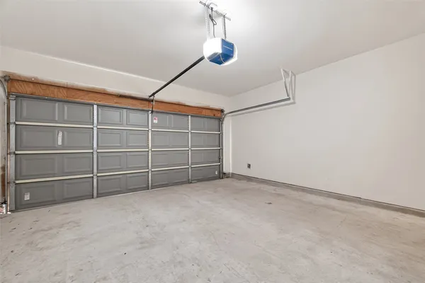 $2,595 | 19038 Winding Stream Lane, Houston, TX 77084