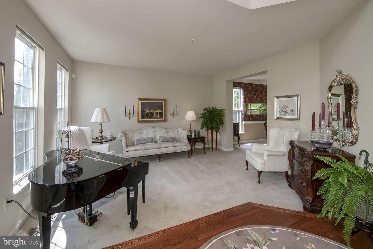 12402 Spring Ridge Court Laurel, MD 20708 - Photo 16 of 30 Living Room