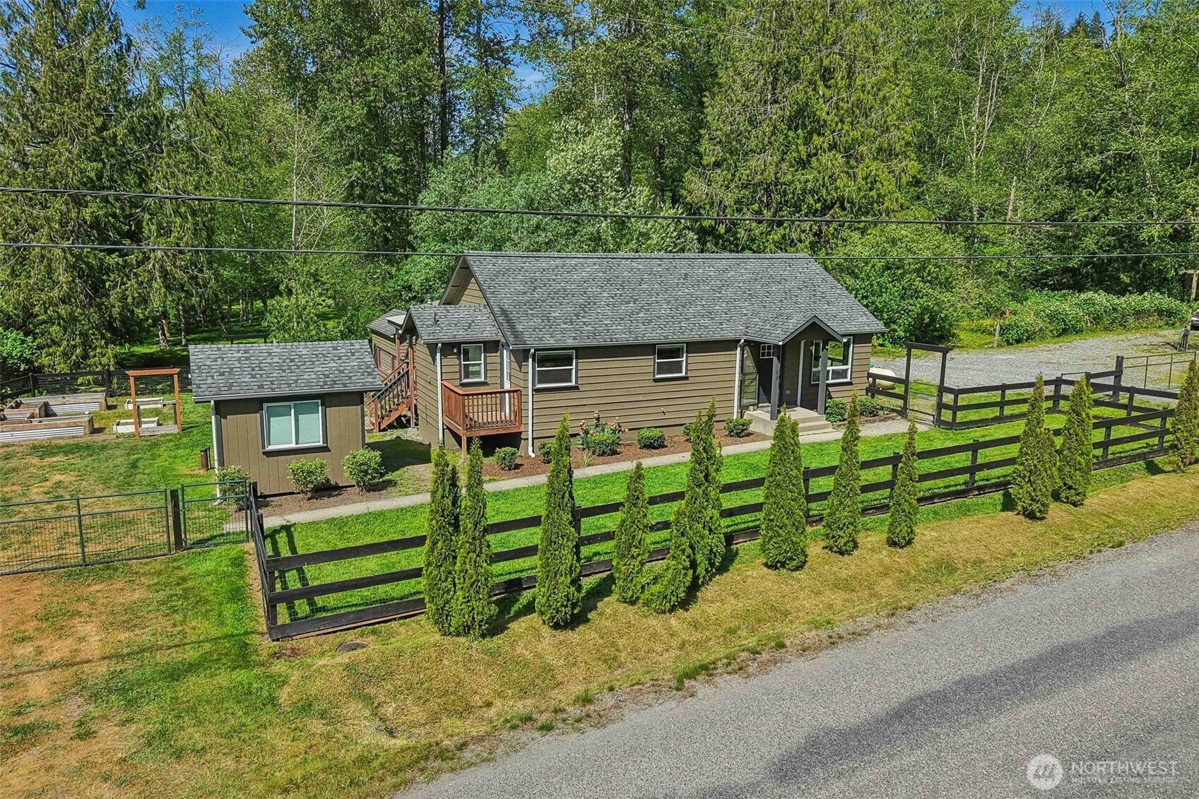 21199 Grip Road Sedro-Woolley, WA 98284 - Photo 2 of 37