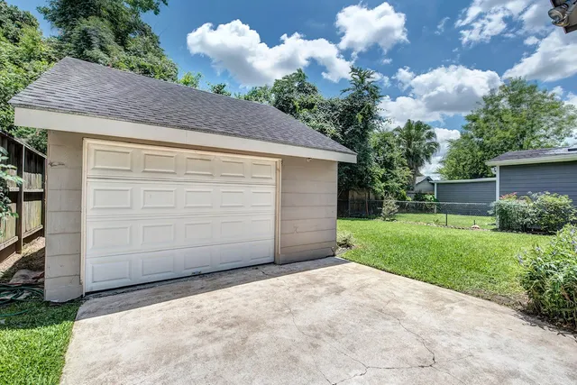 $2,490 | 2030 Gostick Street, Houston, TX 77008
