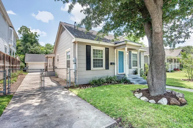 $2,490 | 2030 Gostick Street, Houston, TX 77008