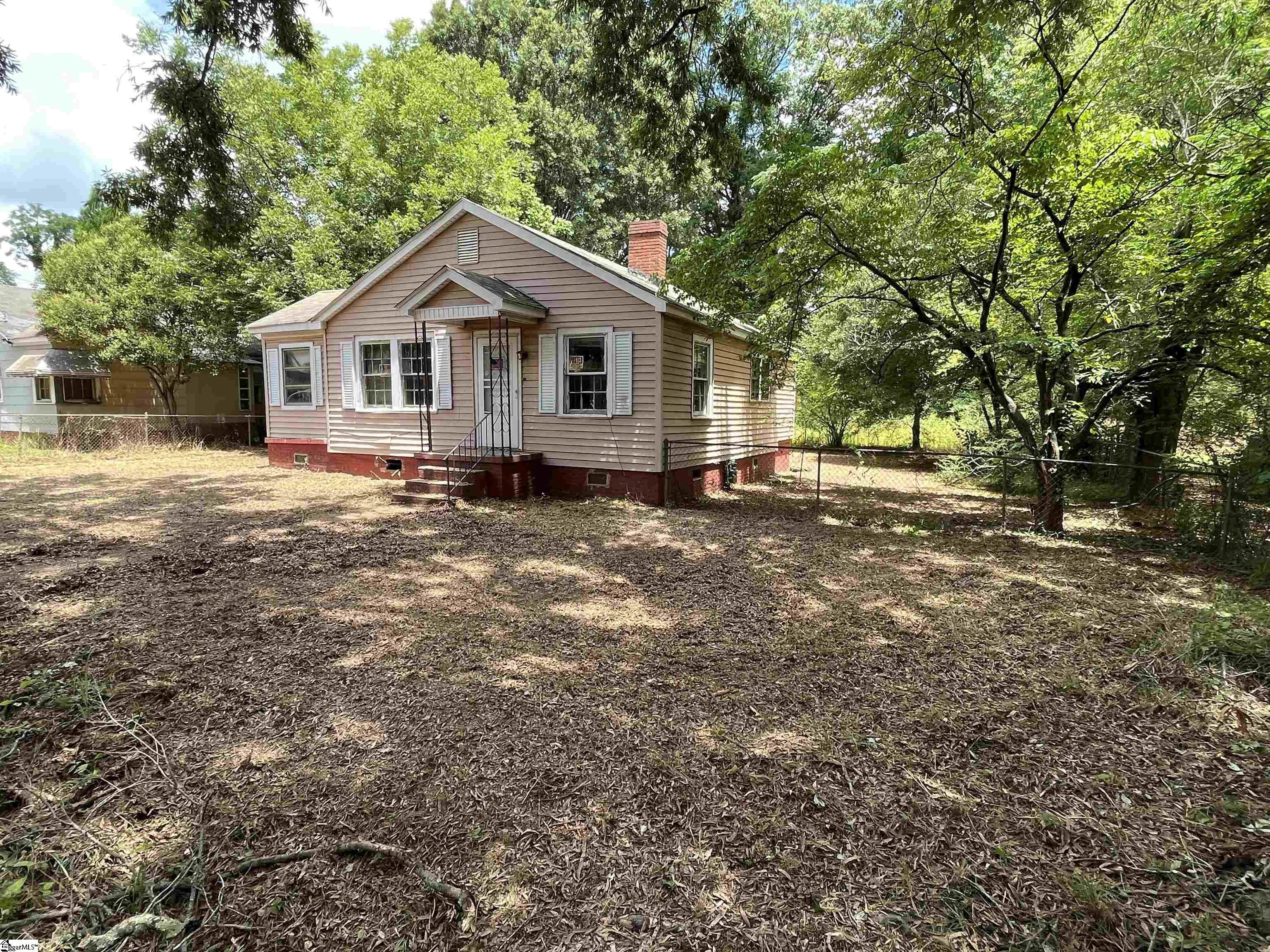 515 Mildred Street Anderson, SC 29621 - Photo 2 of 4