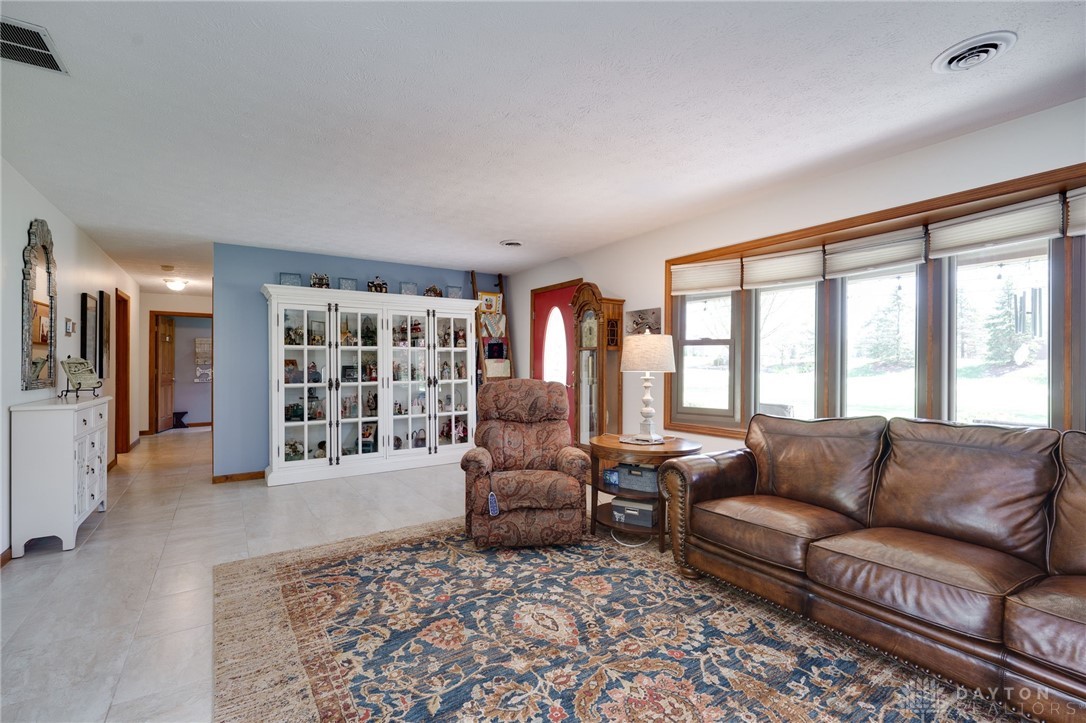 8467 Bunnell Hill Road Springboro, OH 45066 - Photo 13 of 52 Gallery Image 13