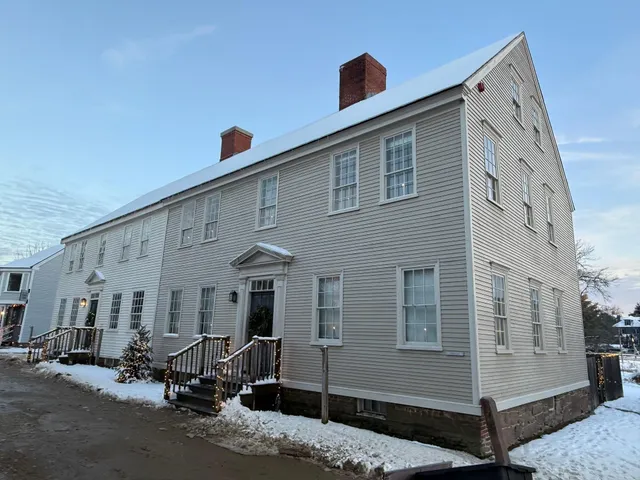 $2,900 | 72 Jefferson Street, Portsmouth, NH 03801