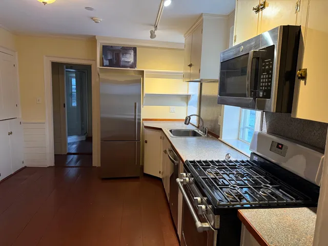 $2,900 | 72 Jefferson Street, Portsmouth, NH 03801