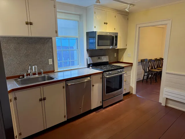 $2,900 | 72 Jefferson Street, Portsmouth, NH 03801