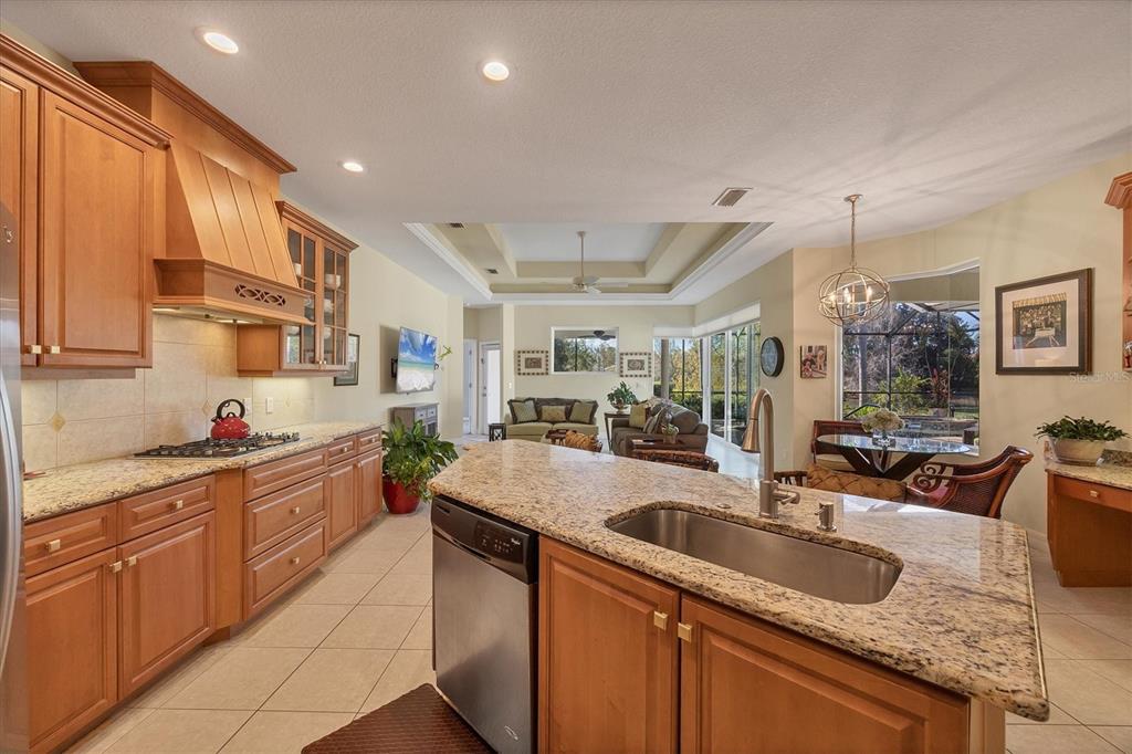 7072 Twin Hills Terrace Lakewood Ranch, FL 34202 - Photo 13 of 58