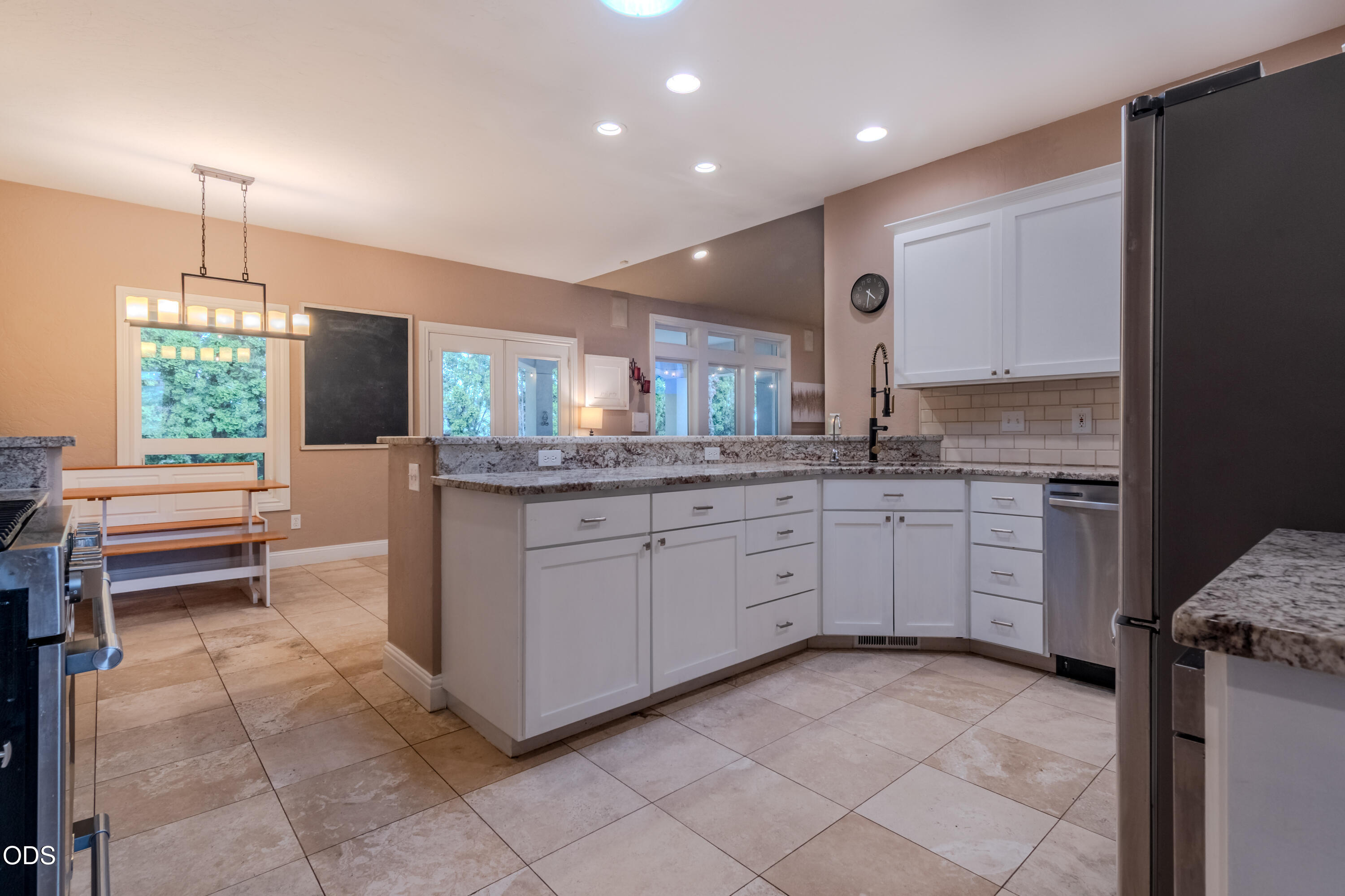 2401 Fox Run Medford, OR 97504 - Photo 22 of 57
