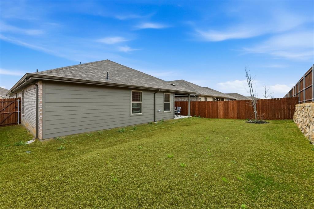 5344 Flannel Lane Krum, TX 76249 - Photo 40 of 40 a backyard of a house