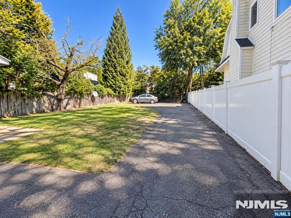 190 County Road, Unit 1 Tenafly, NJ 07670 - Photo 13 of 22 Gallery Image 13