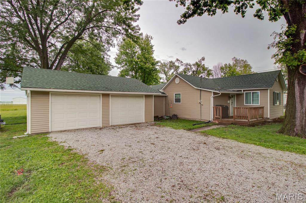 313 East Charles Street Medora, IL 62063 - Photo 2 of 34