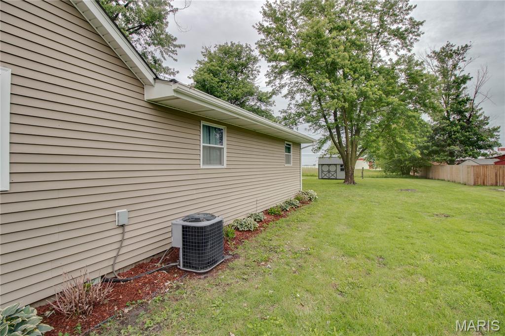 313 East Charles Street Medora, IL 62063 - Photo 29 of 34