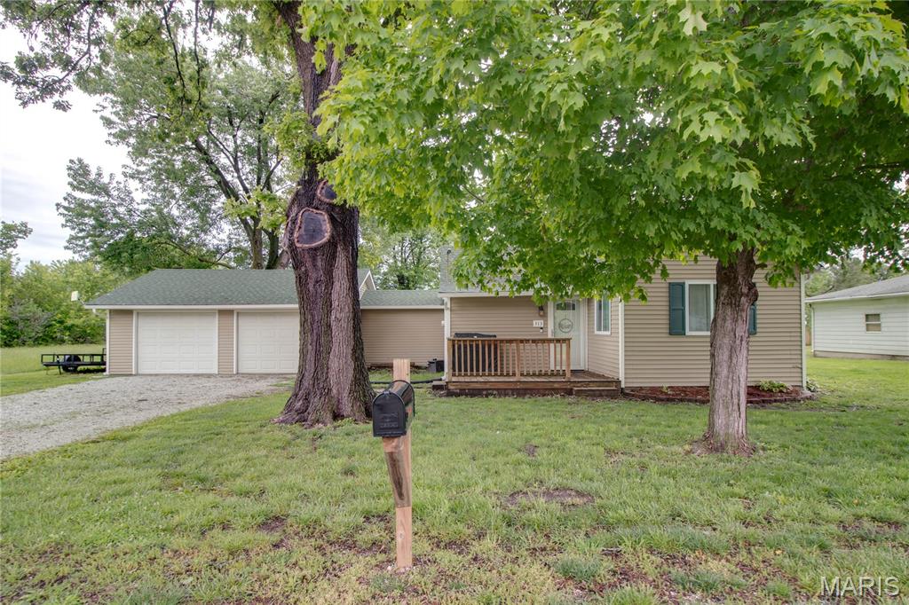 313 East Charles Street Medora, IL 62063 - Photo 3 of 34