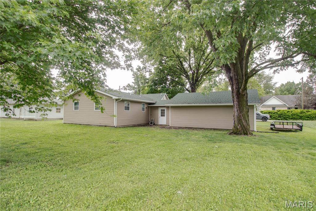 313 East Charles Street Medora, IL 62063 - Photo 31 of 34