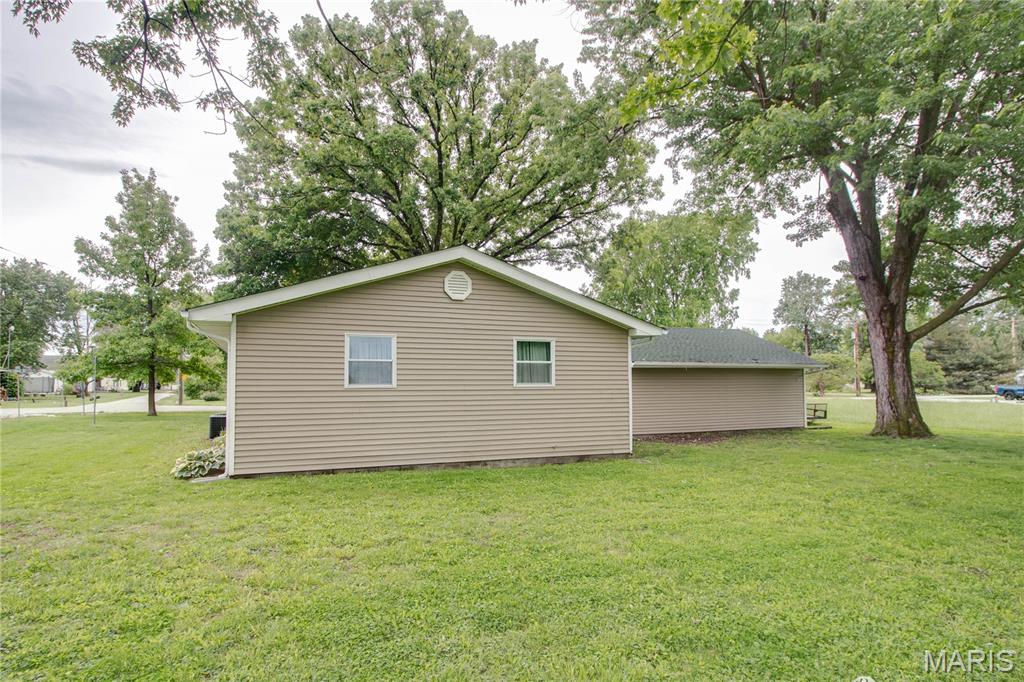 313 East Charles Street Medora, IL 62063 - Photo 32 of 34