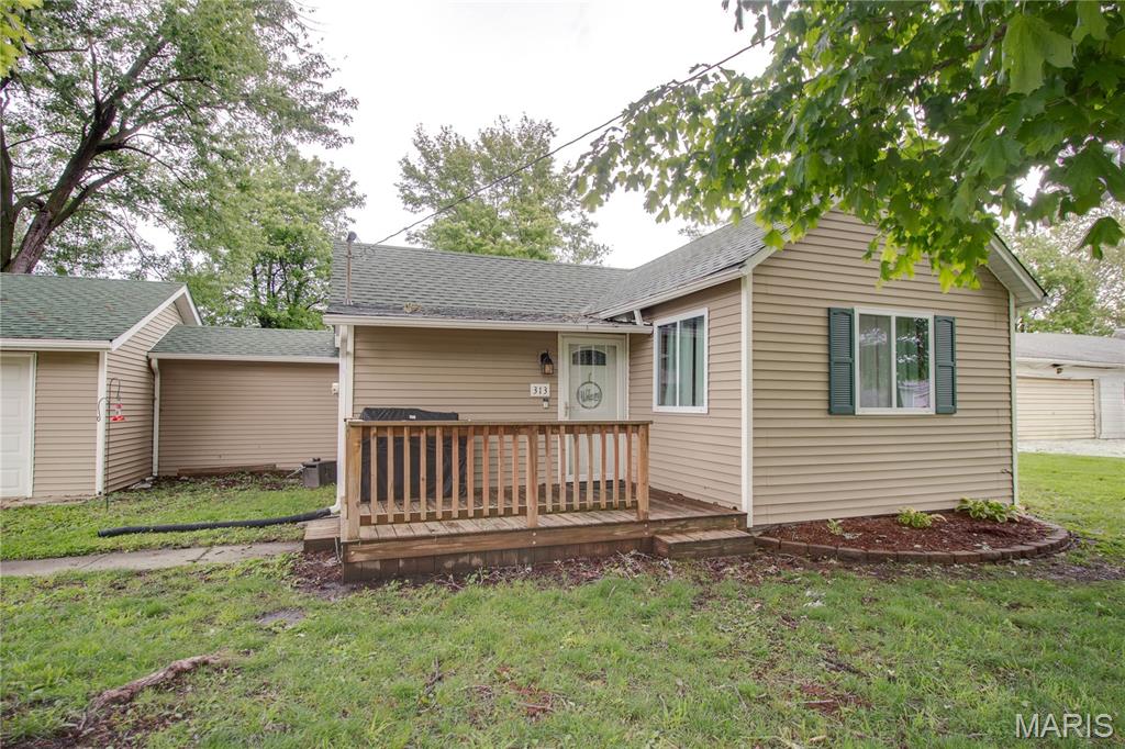 313 East Charles Street Medora, IL 62063 - Photo 5 of 34