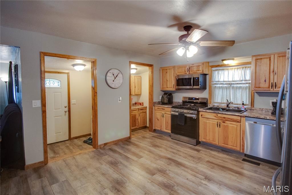 313 East Charles Street Medora, IL 62063 - Photo 10 of 34