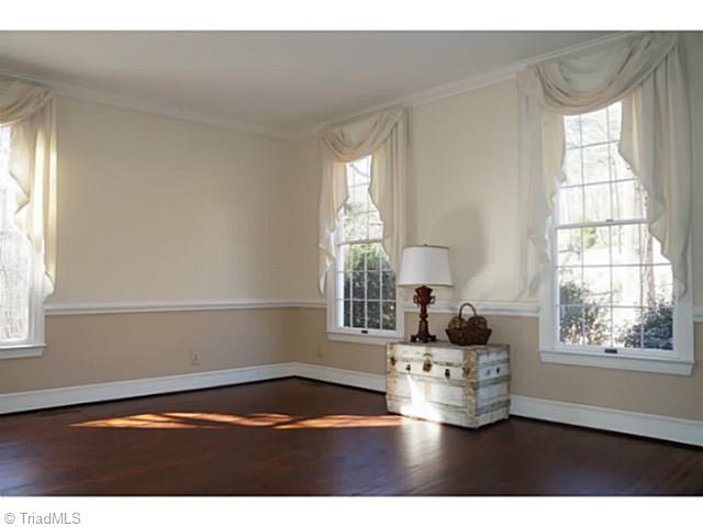 1050 North Rockridge Road Asheboro, NC 27205 - Photo 3 of 16 Living Room.