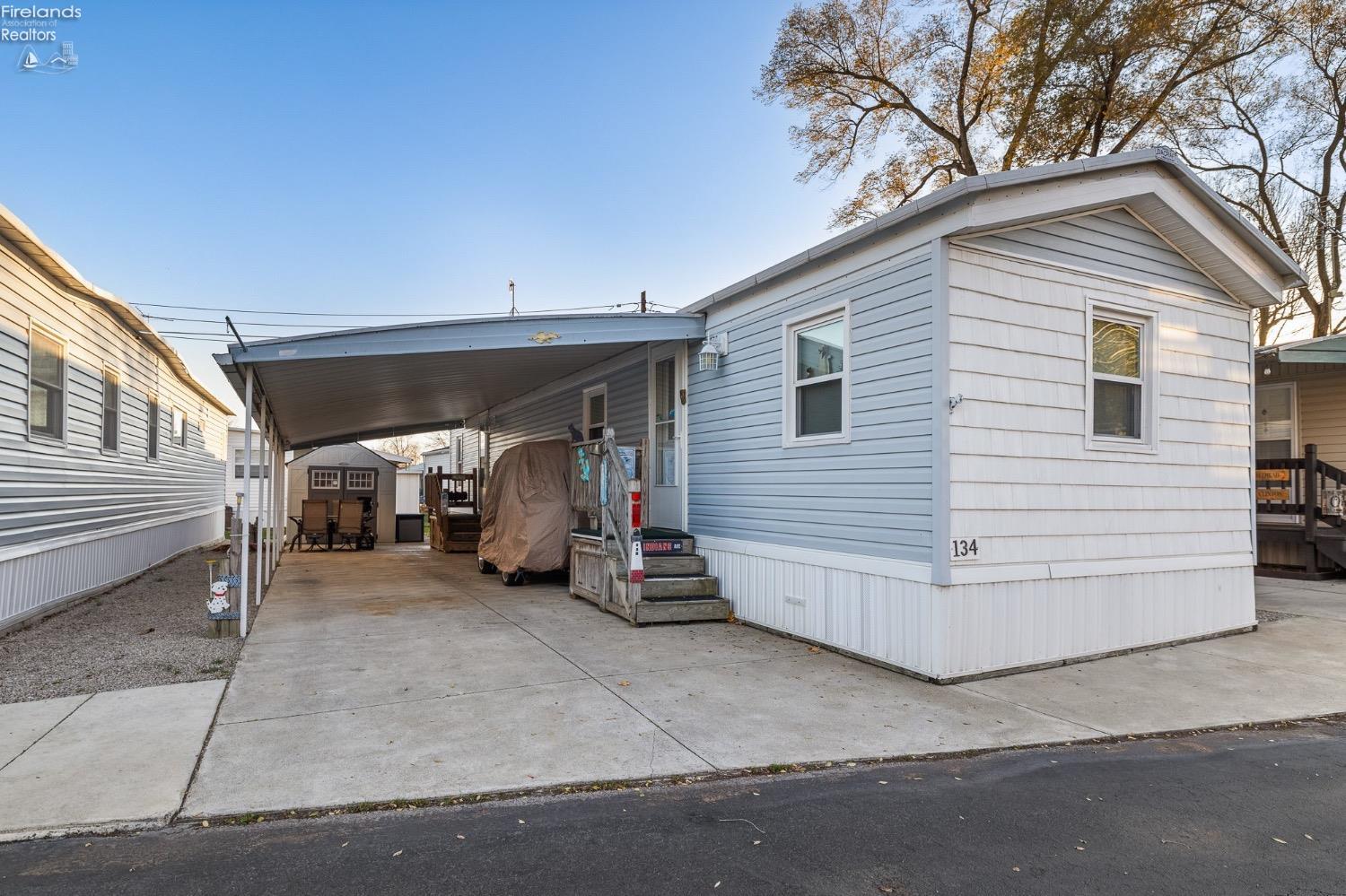 1623 Northeast Catawba Road, Unit 134 Port Clinton, OH 43452 - Photo 2 of 35 Gallery Image 2