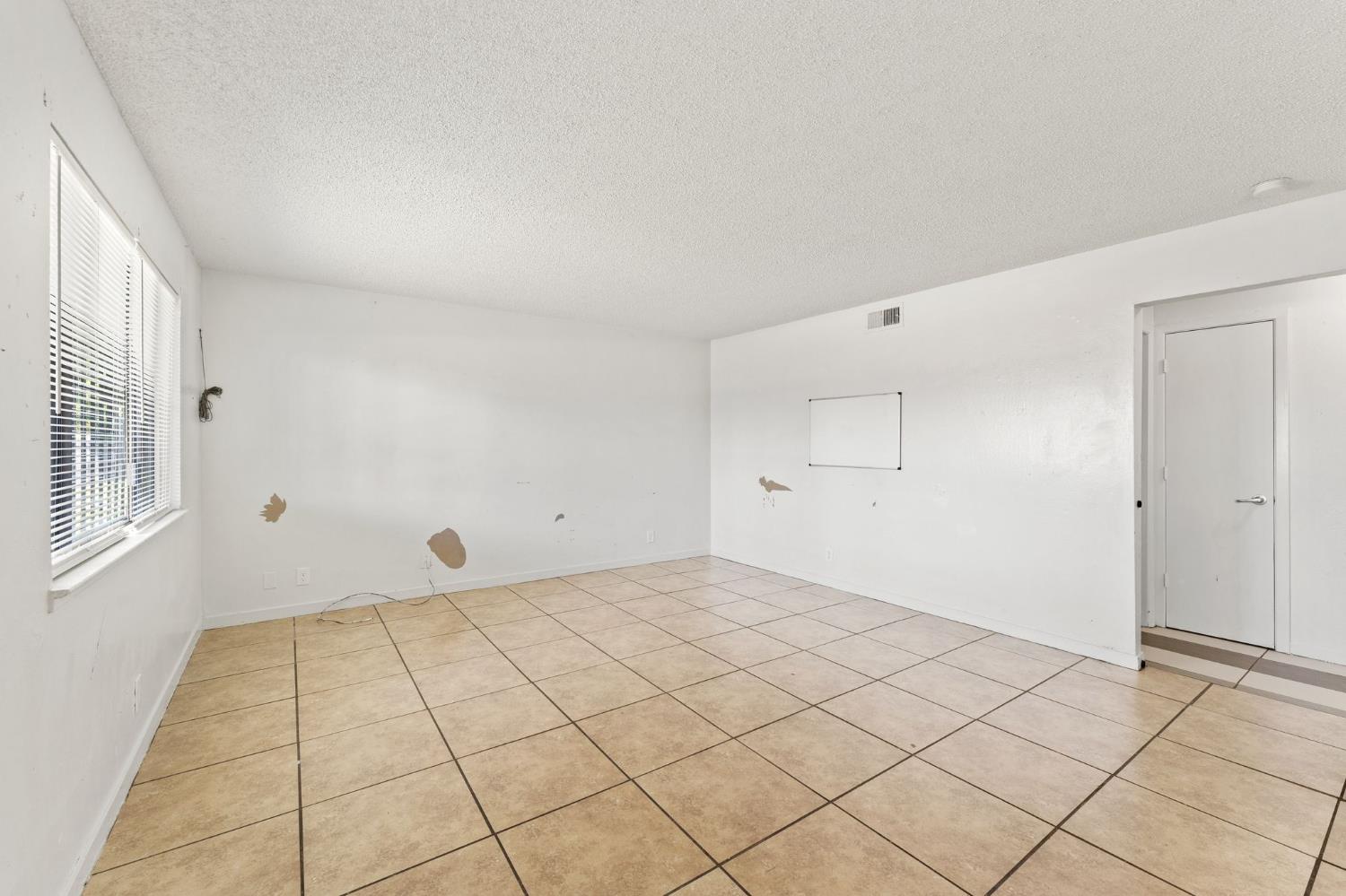 414 East Bianchi Road, Unit 1 Stockton, CA 95207 - Photo 5 of 18