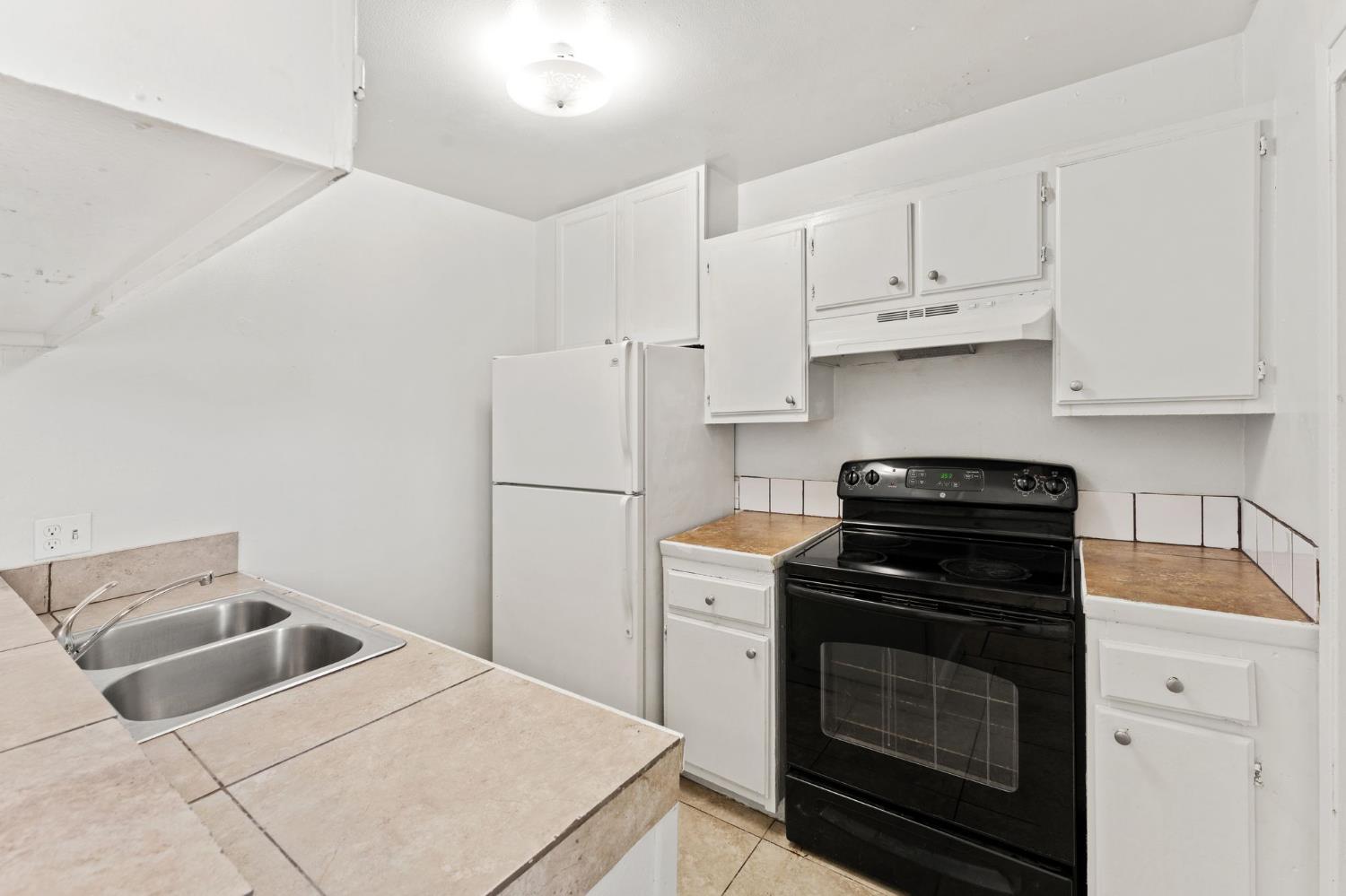 414 East Bianchi Road, Unit 1 Stockton, CA 95207 - Photo 9 of 18