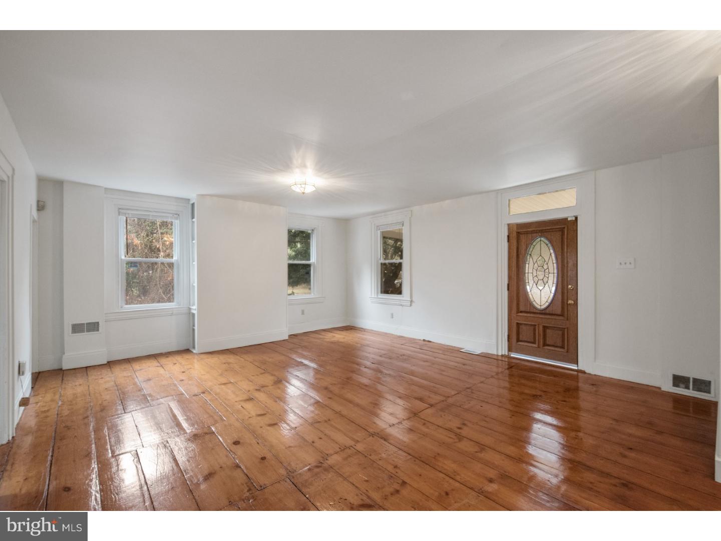 1015 Plowshare Road Yardley, PA 19067 - Photo 3 of 20 Gallery Image 3