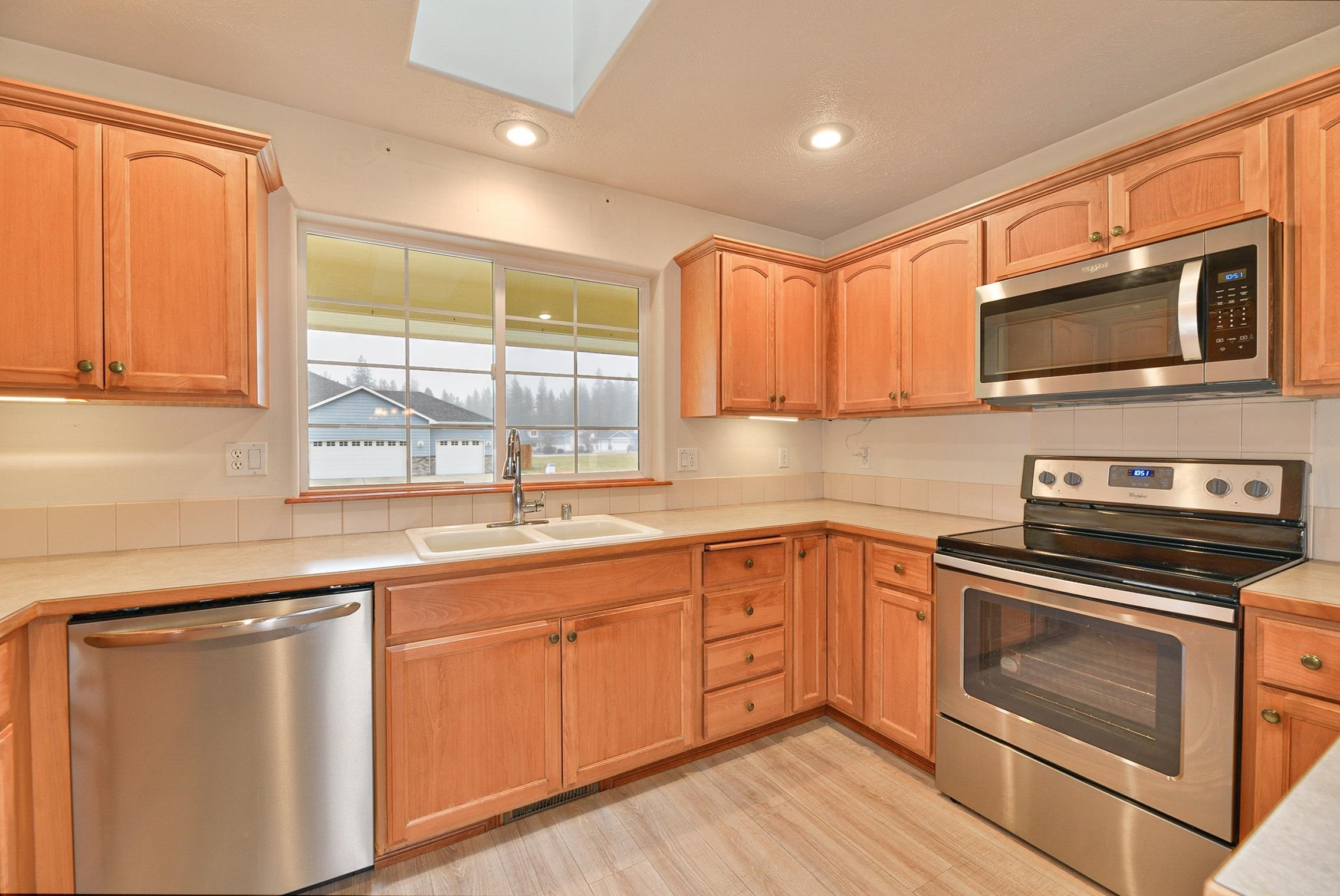 3912 East Siskin Lane Mead, WA 99021 - Photo 3 of 32