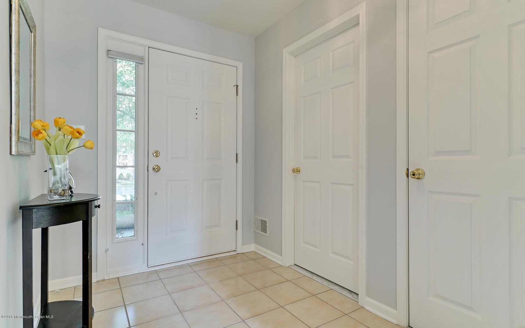 5 Waterville Road Manalapan, NJ 07726 - Photo 3 of 28 720ae8d54b313a2e0bec8b7c084c76a4