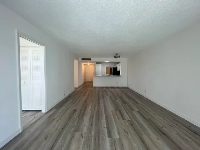 $290,000 | 6161 Northwest 2nd Avenue, Unit 114, Boca Raton, FL 33487