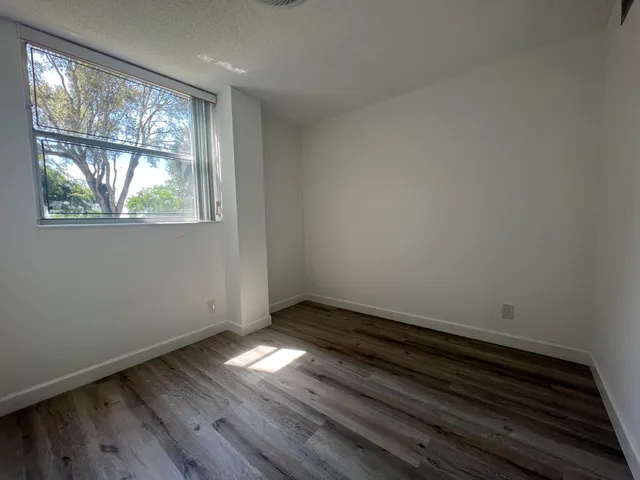 $290,000 | 6161 Northwest 2nd Avenue, Unit 114, Boca Raton, FL 33487