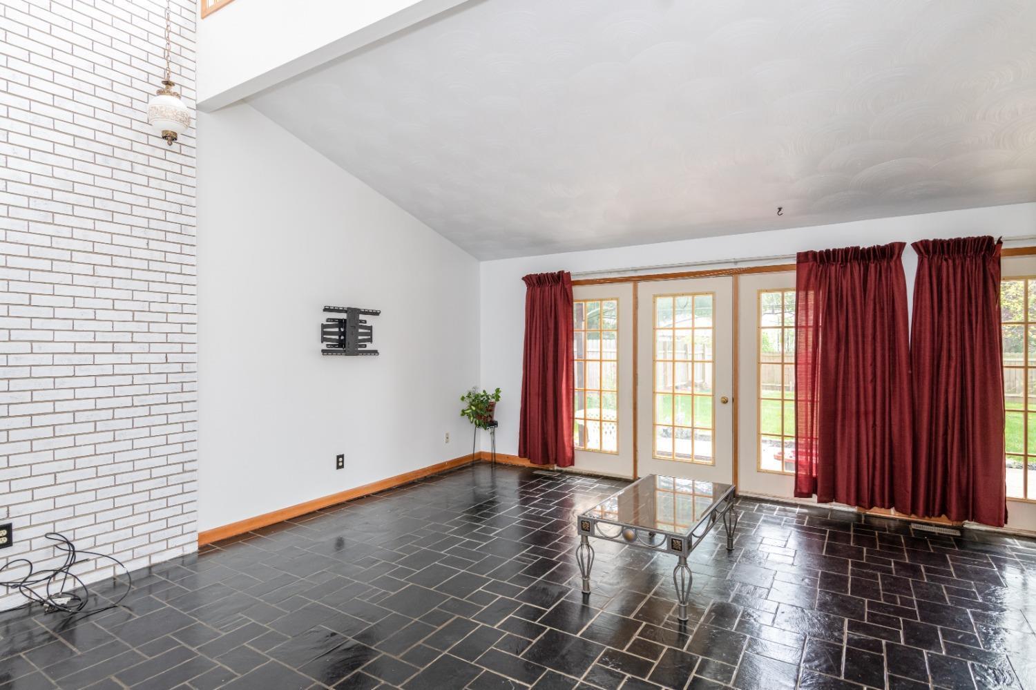 1334 Ridge Road Wilmington, OH 45177 - Photo 14 of 48 Gallery Image 14
