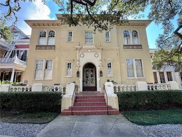 $2,500 | 7014 St Charles Avenue, Unit G, New Orleans, LA 70118