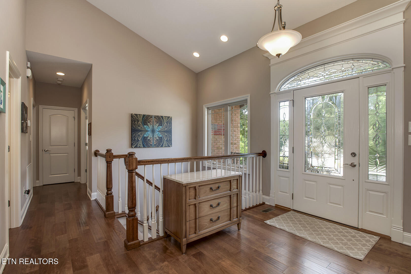 118 Daleyuhski Way Loudon, TN 37774 - Photo 27 of 60 27_118 Daleyuhski Trace_MasterHall-MainE