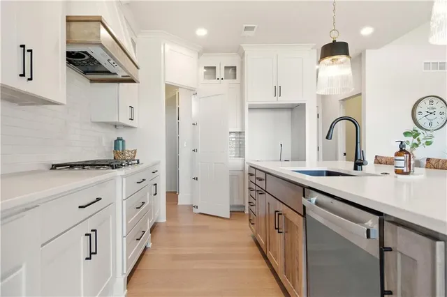 $854,100 | 2607 Northeast Woodland Court, Lee's Summit, MO 64086