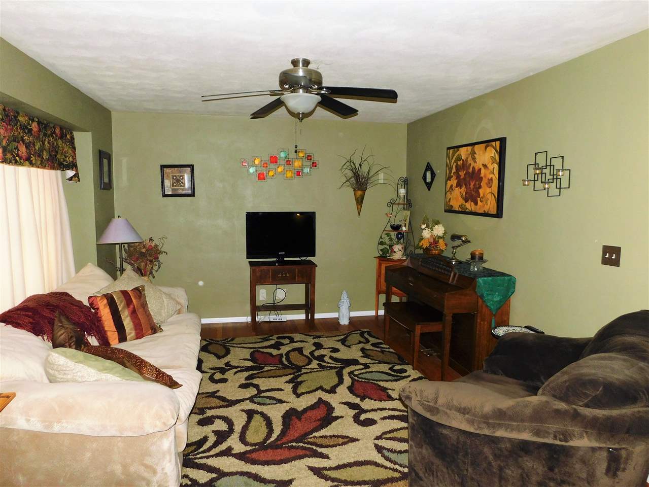702 Westerfield Road Davenport, IA 52806 - Photo 3 of 17 Gallery Image 3