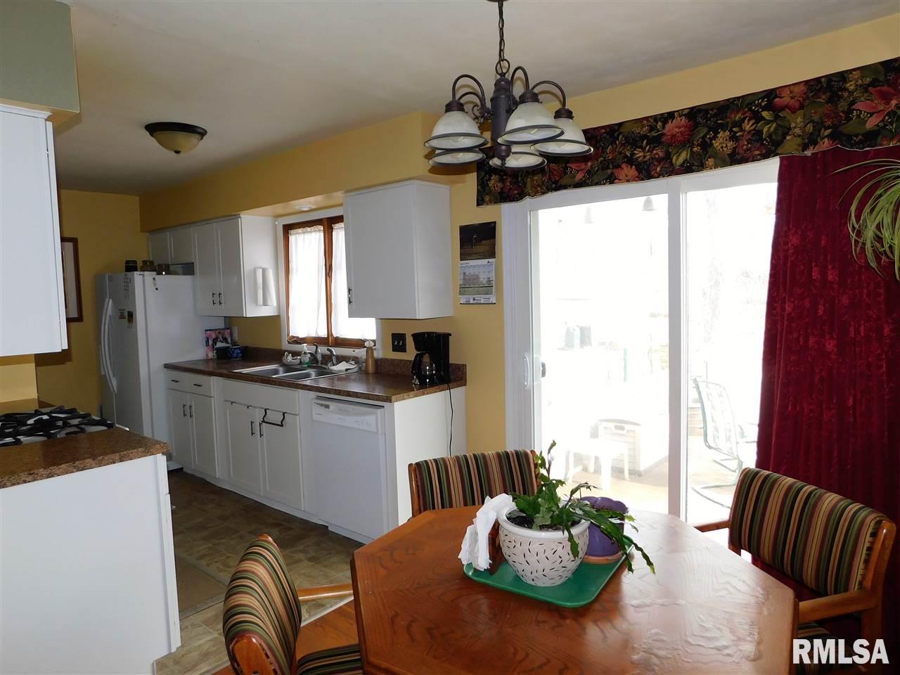 702 Westerfield Road Davenport, IA 52806 - Photo 7 of 17 Gallery Image 7
