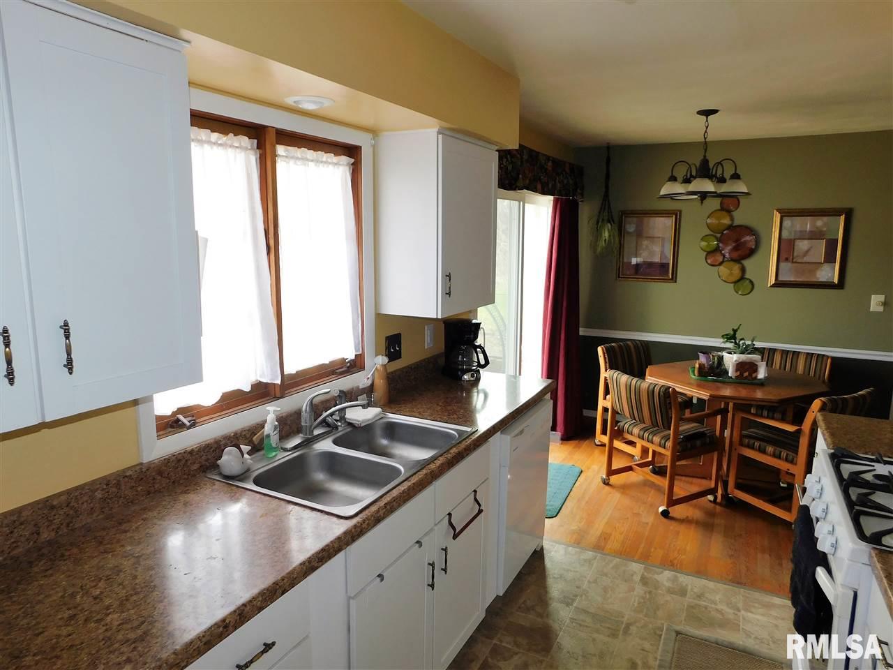702 Westerfield Road Davenport, IA 52806 - Photo 10 of 17 Gallery Image 10